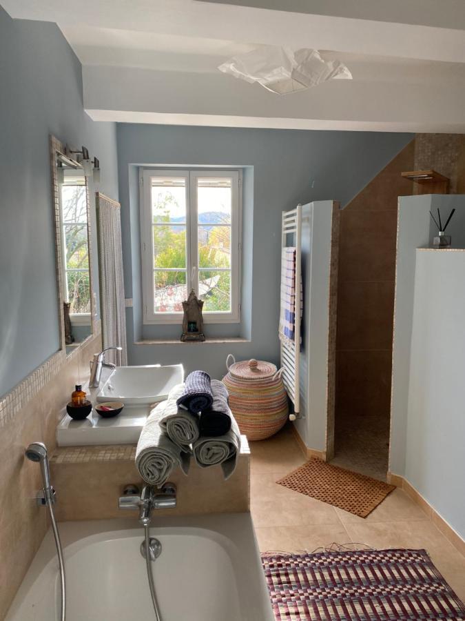 La Belle Etoile Chambres Roaix 외부 사진